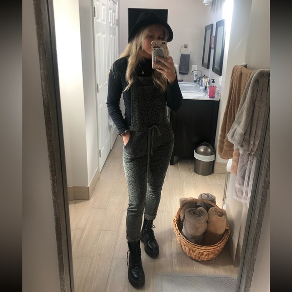 Cheetah overalls - Picture 3 of 5